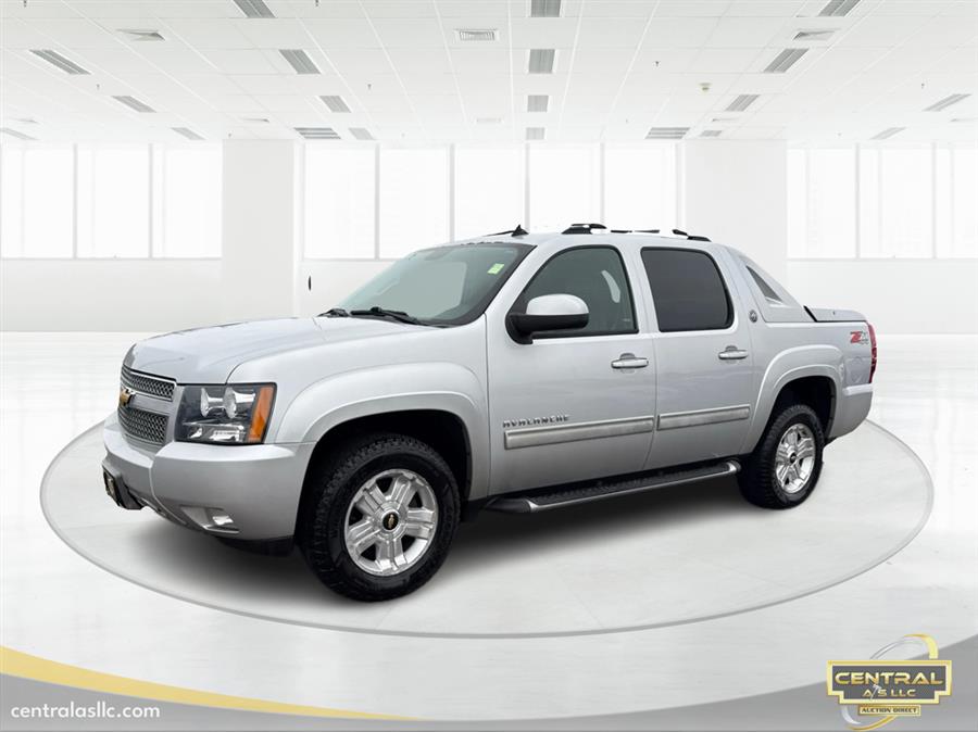 2013 Chevrolet Avalanche LTZ Black Diamond Edition RWD