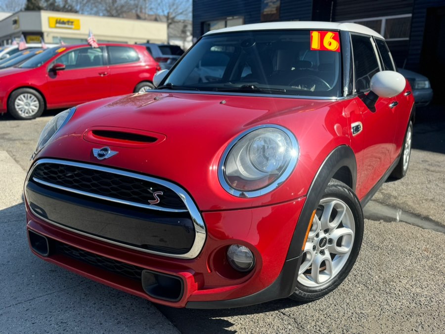 2016 MINI Cooper S 4-Door Hatchback FWD