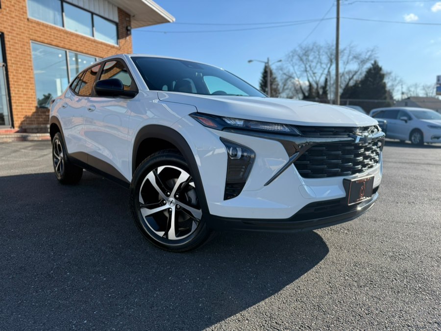 2024 Chevrolet Trax RS with 1RS FWD