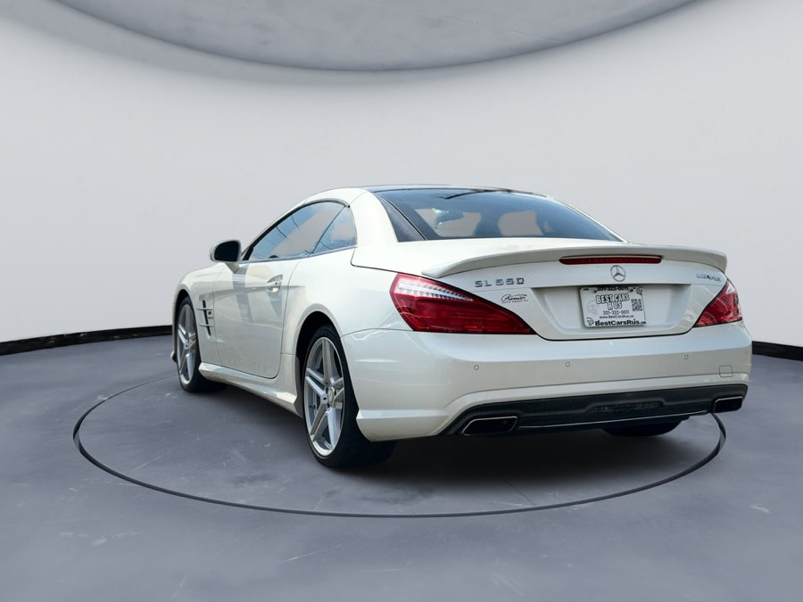 View vehicle photo 4