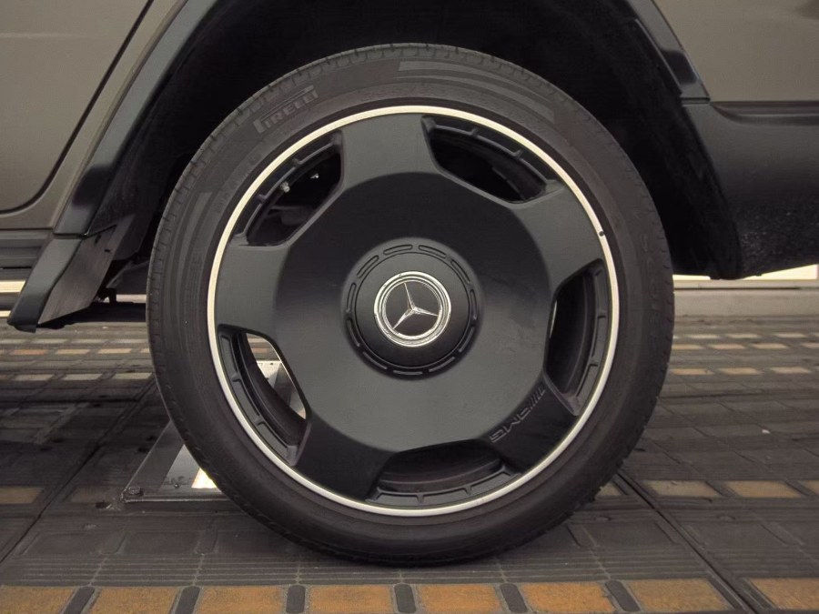 View vehicle photo 6