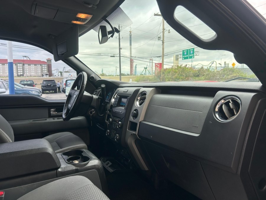 View vehicle photo 6