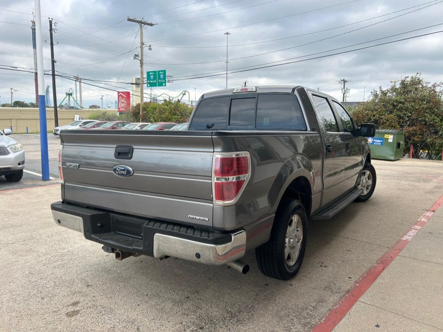 View vehicle photo 5