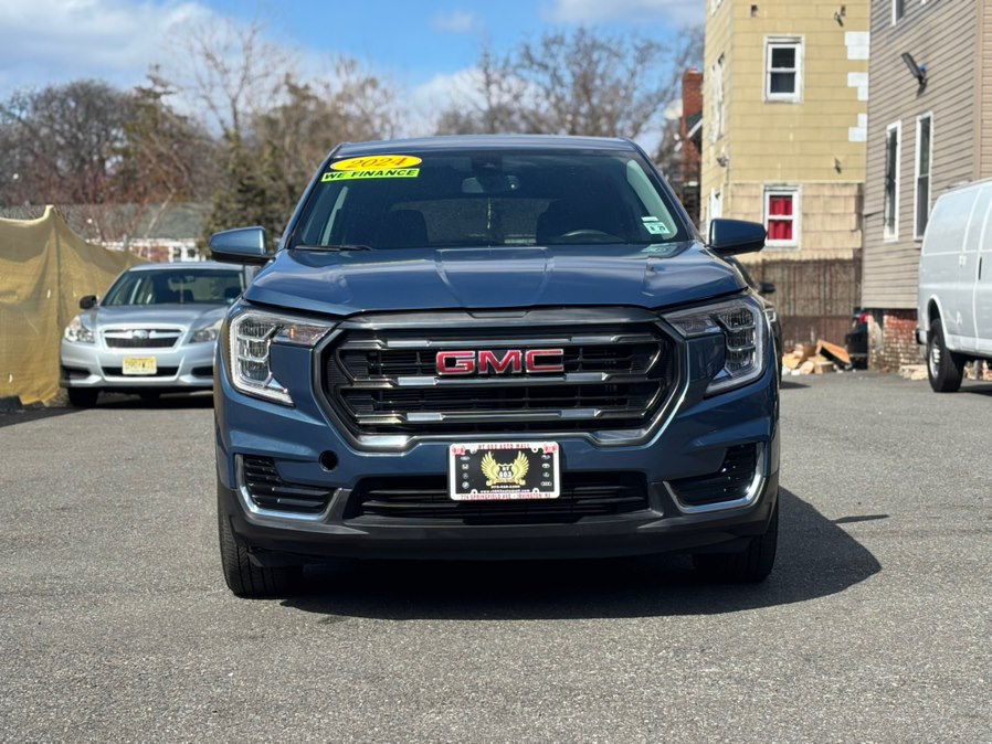 View vehicle photo 2