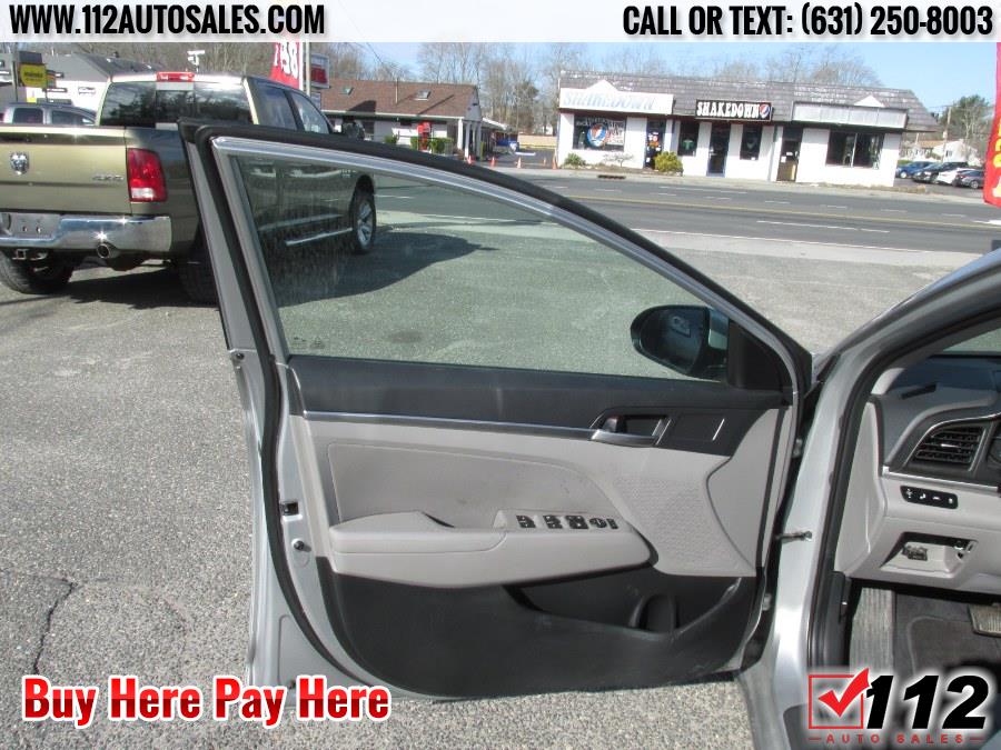 2018 Hyundai Elantra Limited; Se