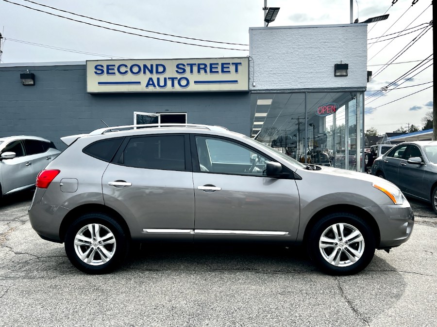 Gray (Platinum Graphite) 2015 Nissan Rogue Select S AWD SUV / Crossover All-Wheel Drive Automatic