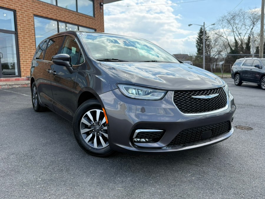 Ceramic Gray Clearcoat 2022 Chrysler Pacifica Hybrid Touring L FWD Minivan Front-Wheel Drive Automatic