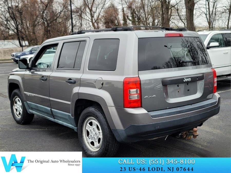 View vehicle photo 4