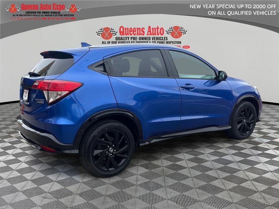 View vehicle photo 7