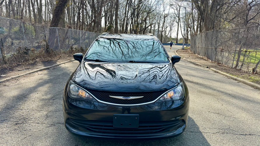 View vehicle photo 2