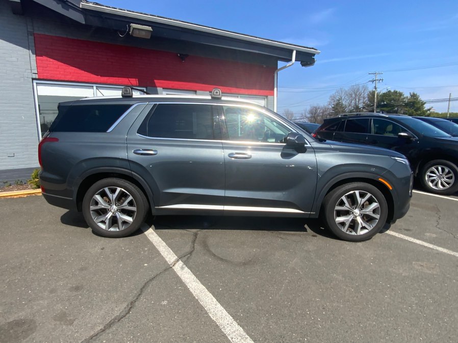 View vehicle photo 4