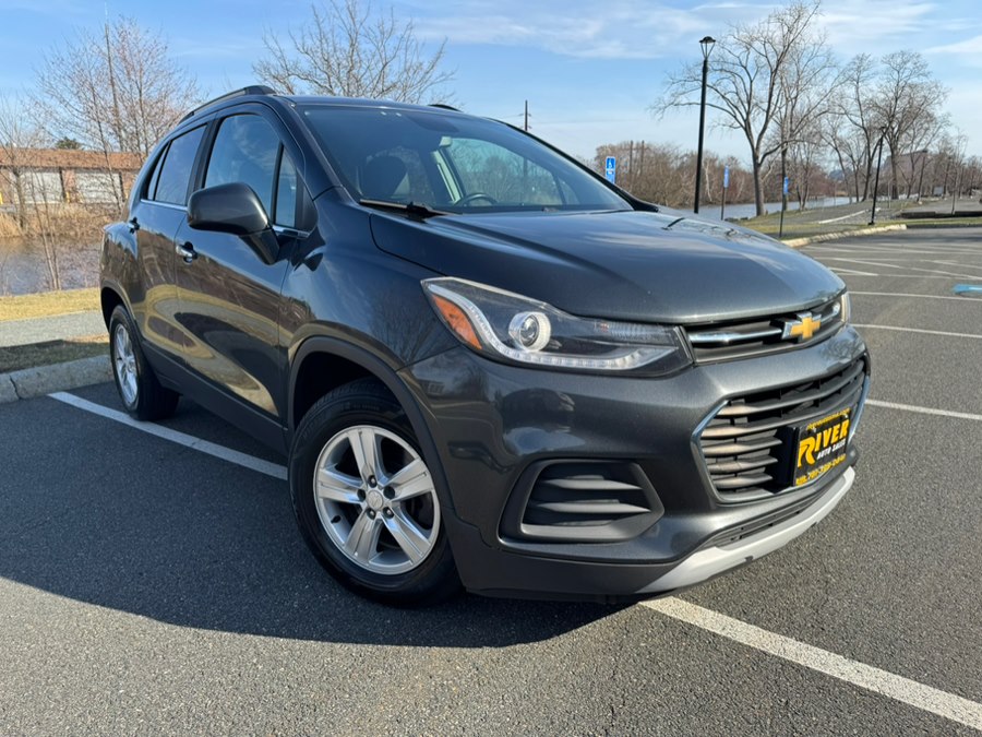 Nightfall Gray Metallic 2018 Chevrolet Trax LT FWD SUV / Crossover Front-Wheel Drive Automatic