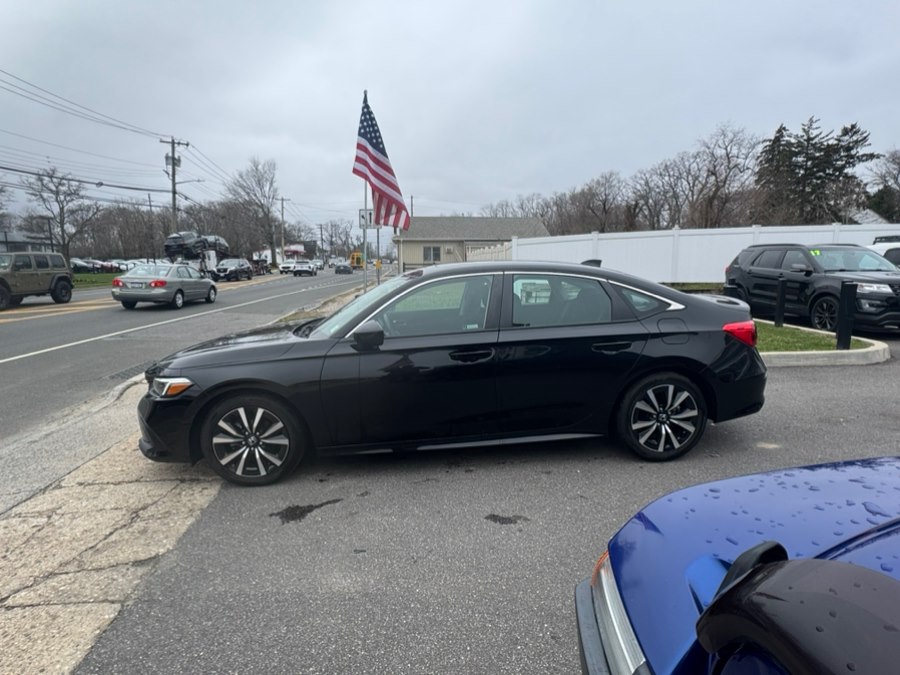 View vehicle photo 5