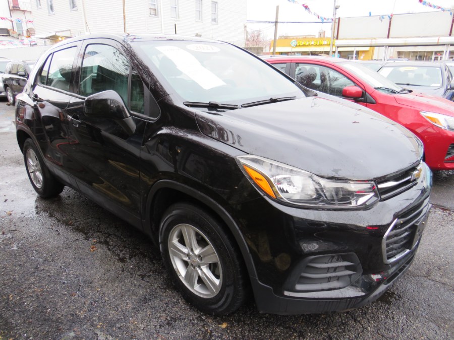 Mosaic Black Metallic 2021 Chevrolet Trax LS FWD SUV / Crossover Front-Wheel Drive Automatic