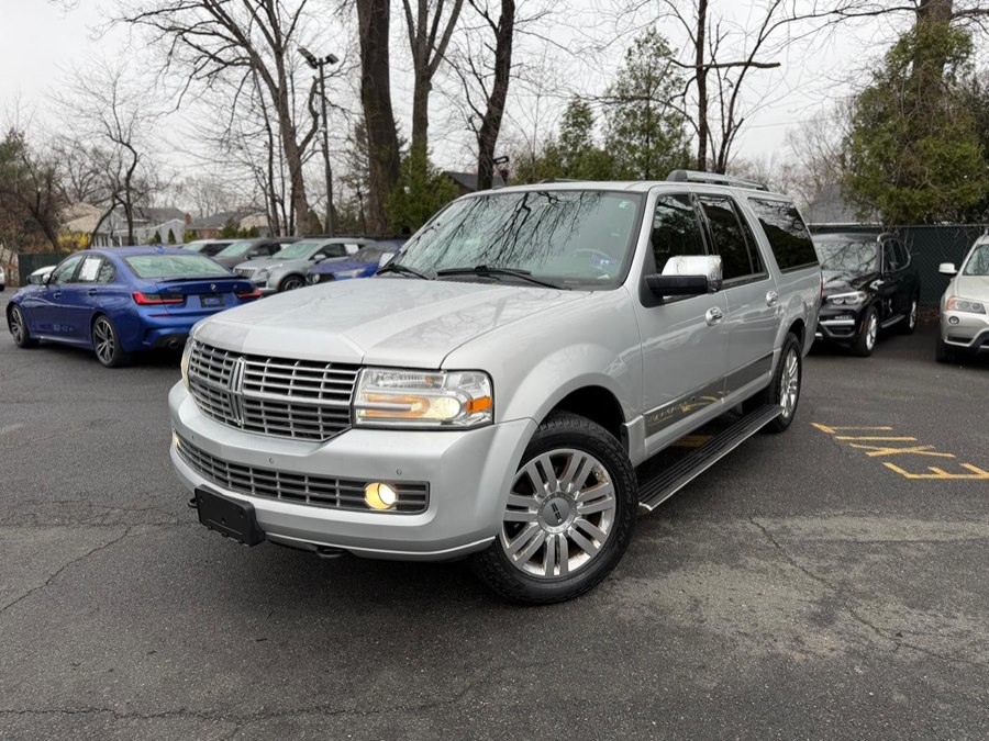Ingot Silver Metallic 2013 Lincoln Navigator L 4WD SUV / Crossover Four-Wheel Drive Automatic