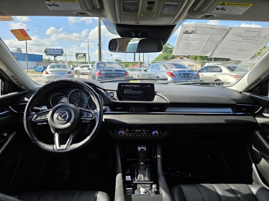 View vehicle photo 4