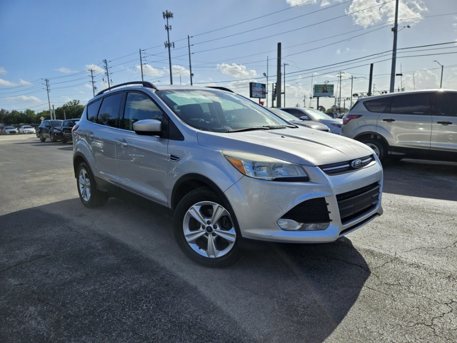 Silver 2016 Ford Escape SE FWD SUV / Crossover Front-Wheel Drive Automatic