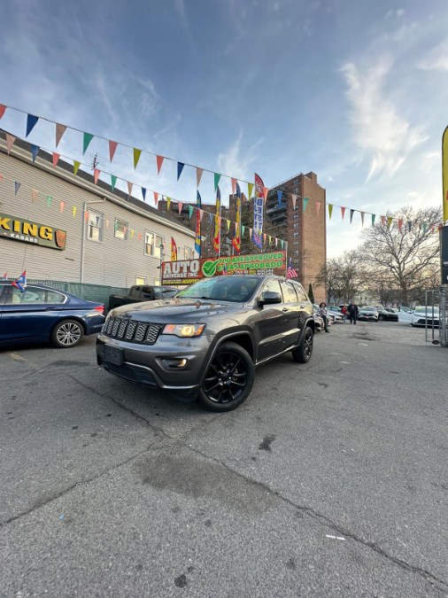 View vehicle photo 3