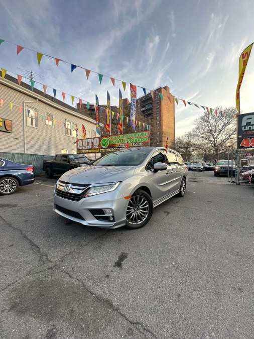 View vehicle photo 3