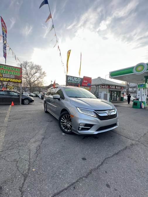 View vehicle photo 2