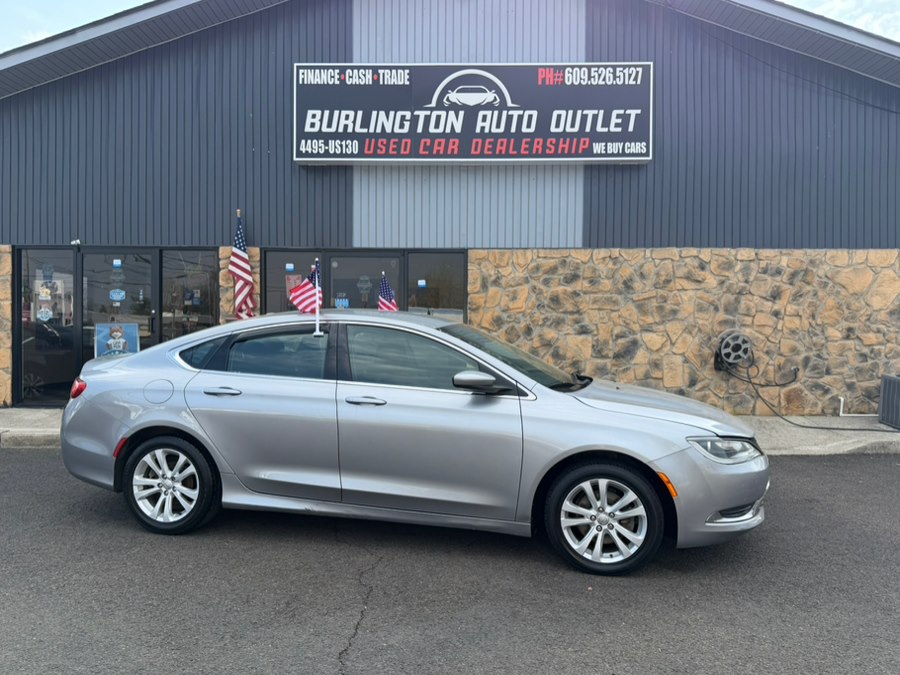  2015 Chrysler 200 Limited Sedan FWD   