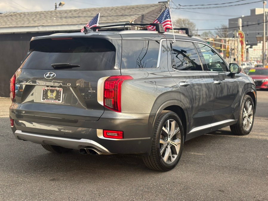 View vehicle photo 7