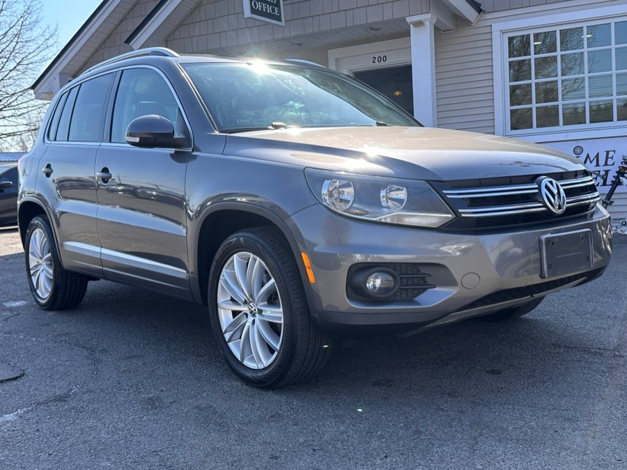 Reflex Silver Metallic 2012 Volkswagen Tiguan SE 4Motion with Sunroof and Navigation SUV / Crossover All-Wheel Drive Automatic