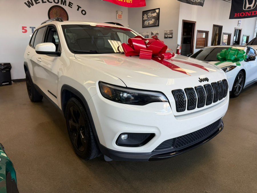 View vehicle photo 2