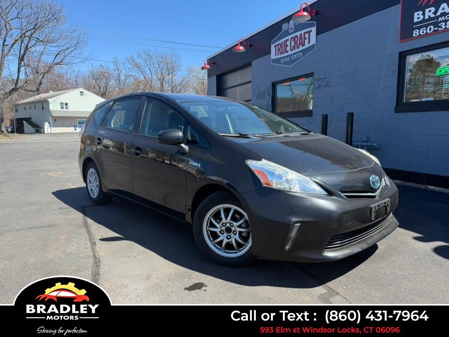 2014 Toyota Prius v Two FWD