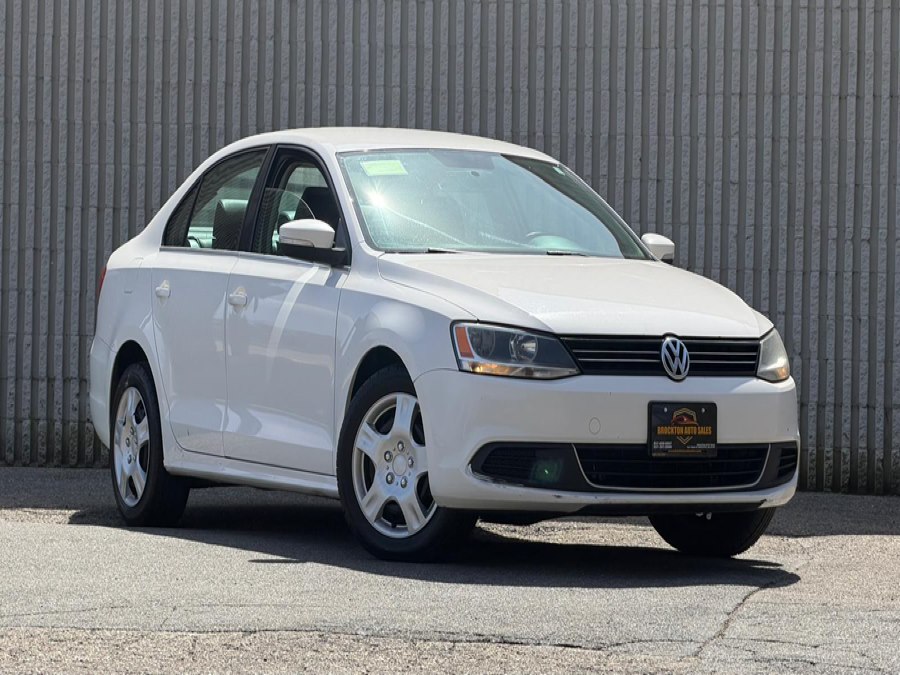 White 2013 Volkswagen Jetta SE Sedan Front-Wheel Drive Automatic