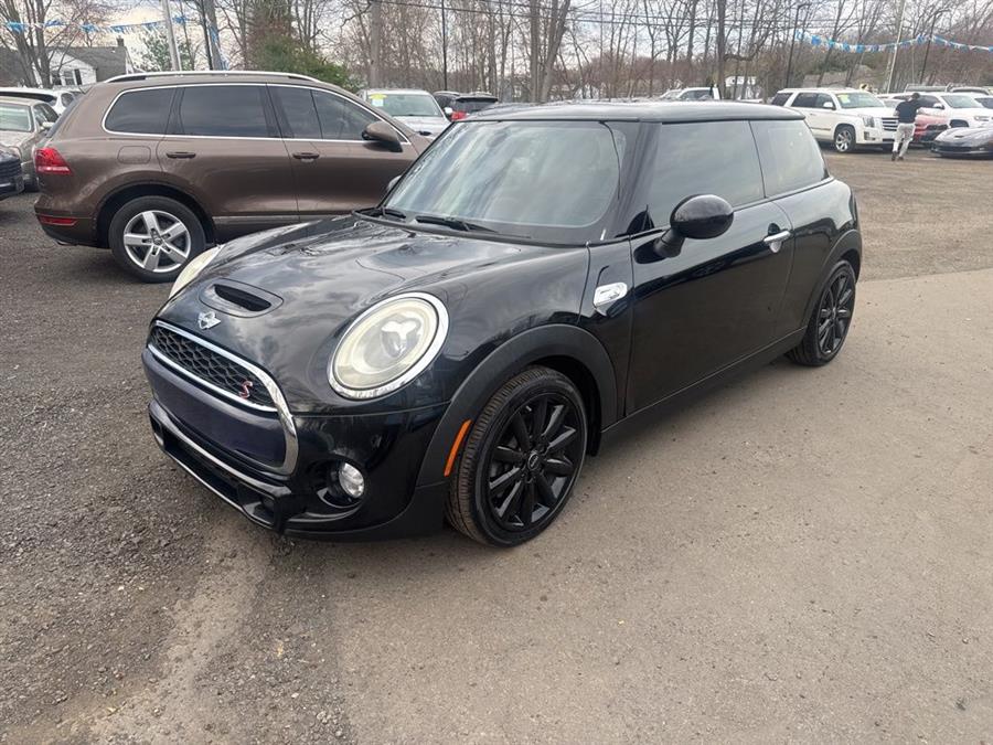 Midnight Black Metallic 2018 MINI Cooper S 2-Door Hatchback FWD Hatchback Front-Wheel Drive Manual