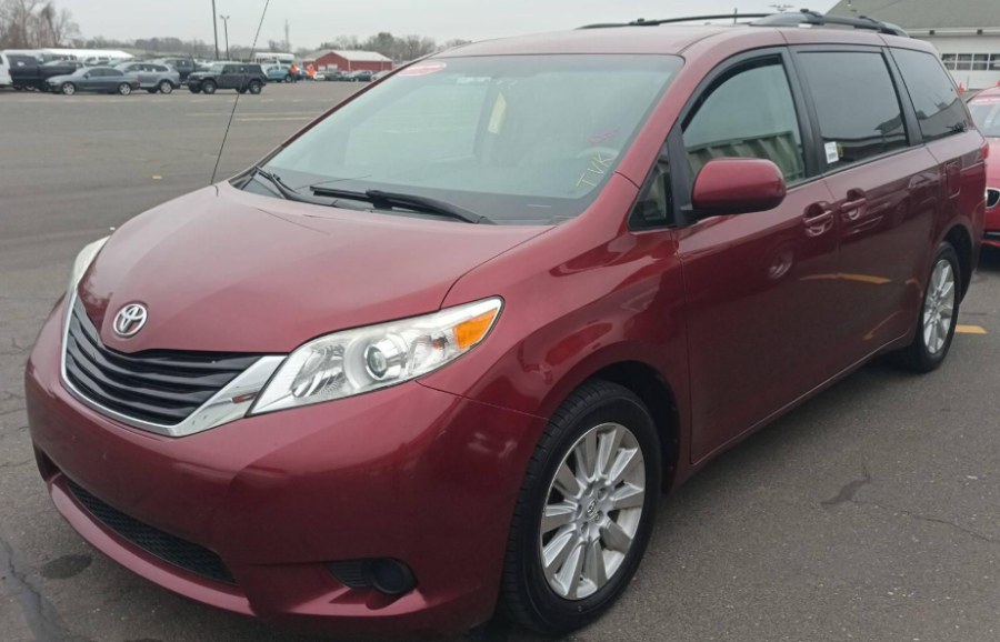 2011 Toyota Sienna LE 7-Passenger V6 AWD