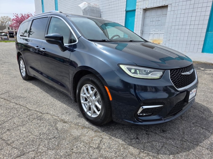 View vehicle photo 7