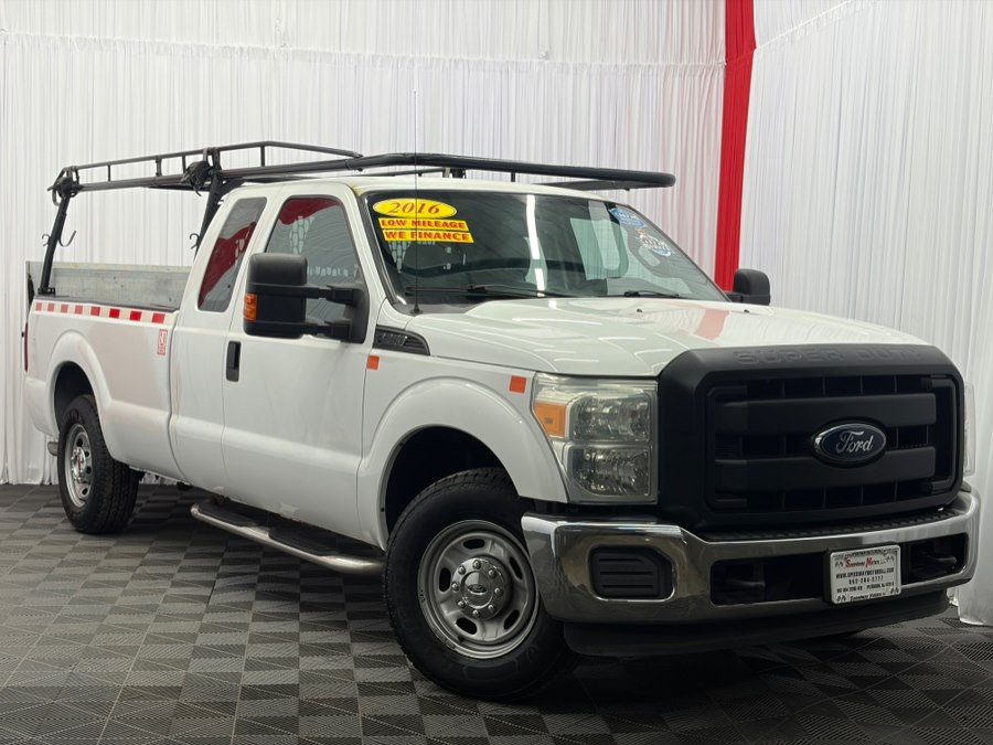 Oxford White 2016 Ford F-250 Super Duty XL SuperCab Pickup Truck 4X2 Automatic