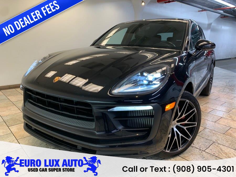 2022 Porsche Macan S's photo