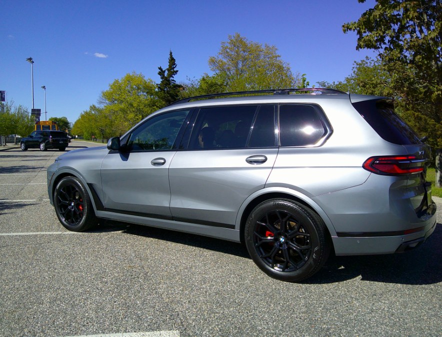View vehicle photo 4