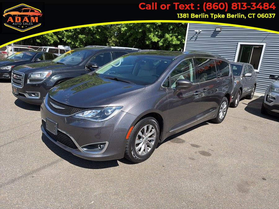 2017 Chrysler Pacifica Touring-L Plus's photo