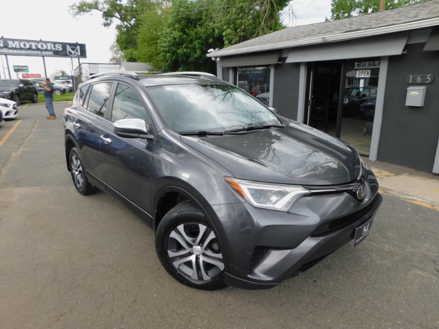 2017 Toyota RAV4 LE AWD's photo
