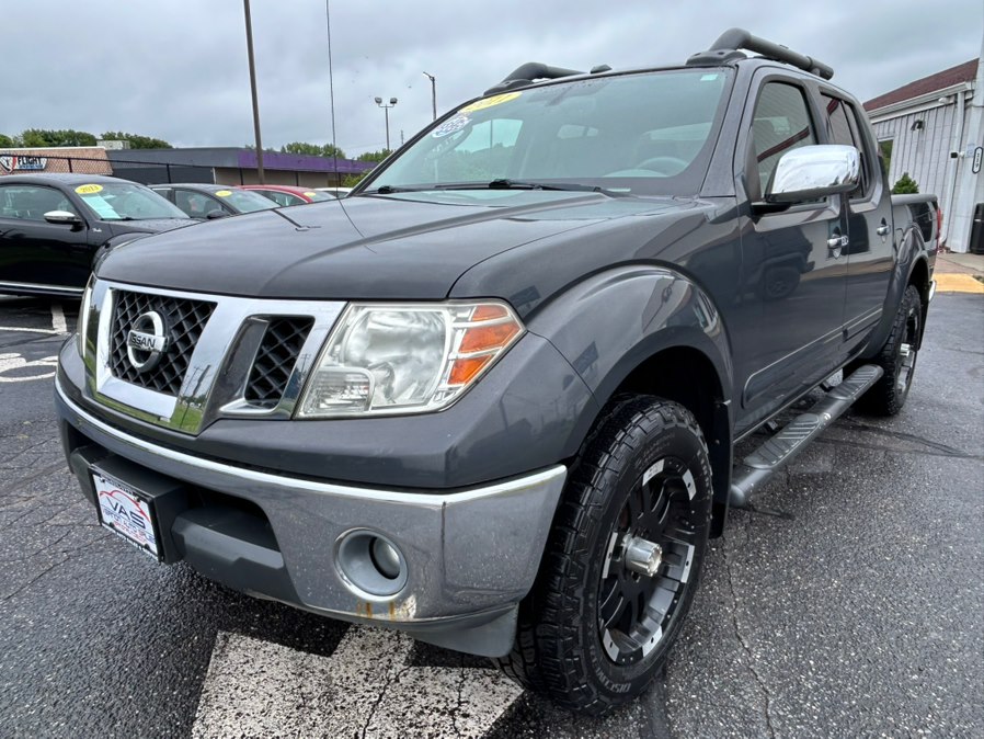 Night Armor 2011 Nissan Frontier SL Crew Cab 4WD Pickup Truck Four-Wheel Drive Automatic