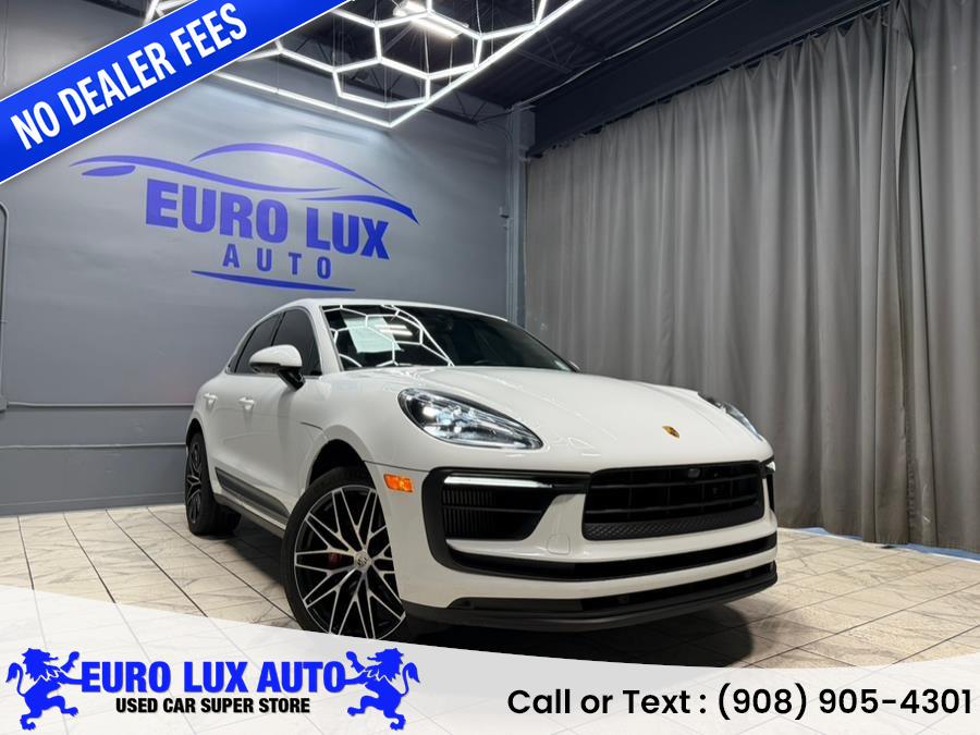2022 Porsche Macan S's photo