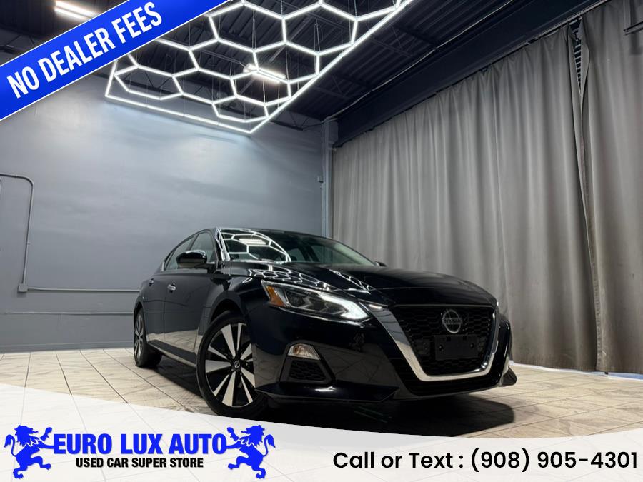 2022 Nissan Altima's photo