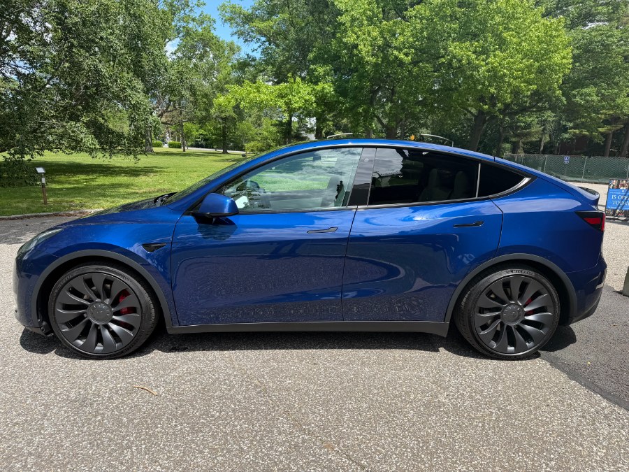 Tesla Model Y Performance AWD - Image 4