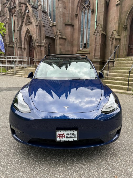 Tesla Model Y Long Range AWD - Image 2