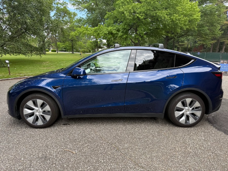 Tesla Model Y Long Range AWD - Image 5