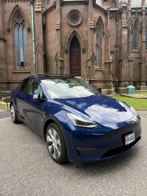 Tesla Model Y Long Range AWD - Image 4