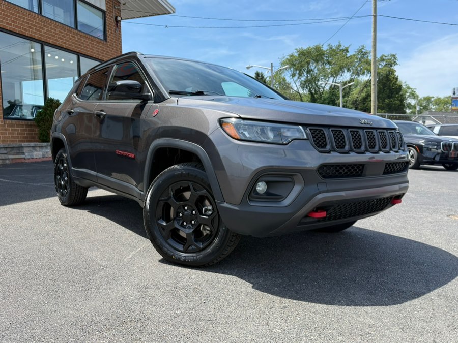 Diamond Black Crystal Pearlcoat 2024 Jeep Compass Trailhawk 4WD SUV / Crossover Four-Wheel Drive Automatic